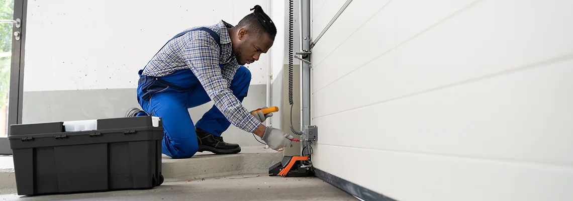 Repair Garage Door Not Closing But Light Flashing in Country Club, FL